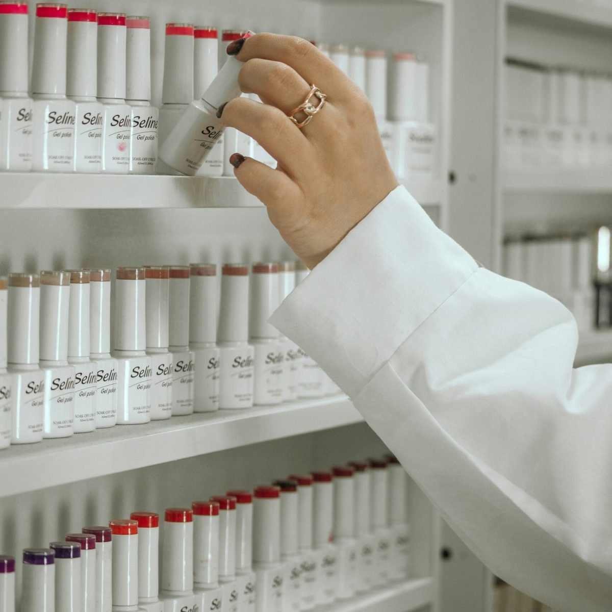 hananeh-reisi-zIE36UQrVkA-unsplash